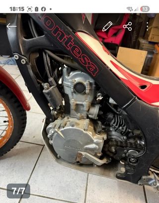 Montesa Moto Trial Negra y Roja