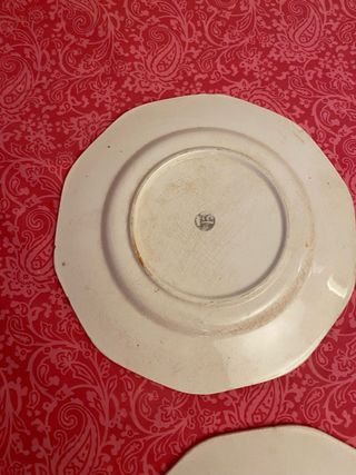 2 Platos Decorativos Antiguos Escenas Clásicas