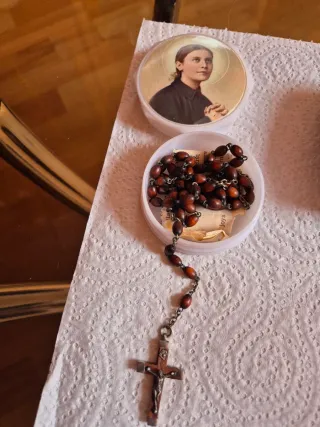 Rosari e portachiavi religiosi antichi