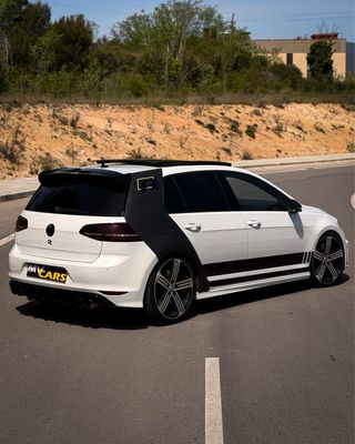 Volkswagen Golf 7R 300