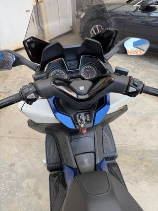 Honda Forza 125 ABS < 15.000 km