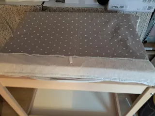 Cambiador de madera para bebé