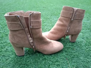 Botas tacón ancho beige T.36