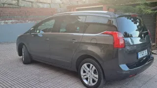 Peugeot 5008 1.6 HDI 120 CV 7 PLAZAS