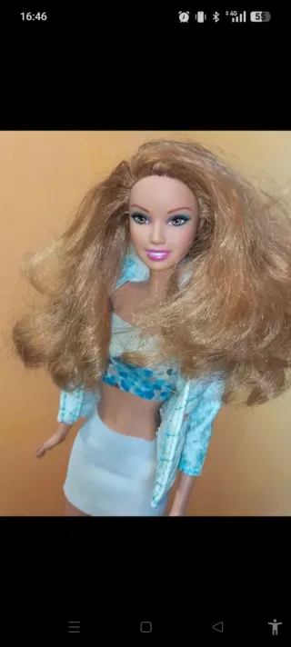 Barbie con abito estivo