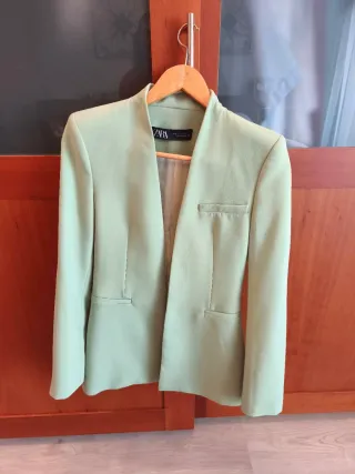 Traje chaqueta Zara verde
