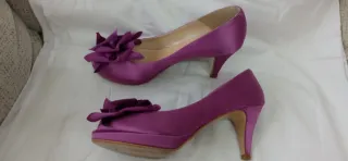 Zapatos de tacón morados Ángel Alarcón