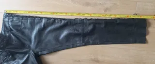 Pantalón de cuero genuino negro