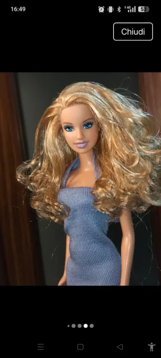 Barbie con vestito azzurro