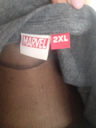 Camiseta Capitán Marvel Dorada