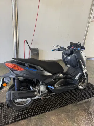 Yamaha Xmax 125