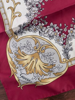 Pañuelo Gucci Floral Rojo Blanco
