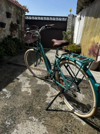Bicicleta de paseo verde