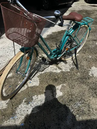 Bicicleta de paseo verde