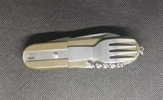 Navaja multiusos con cubiertos y funda