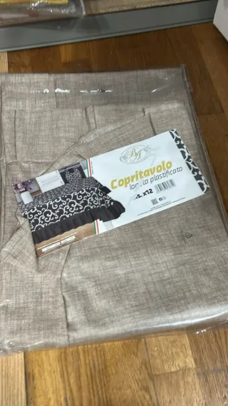 Copritavola BA plastificato elegante con rouches