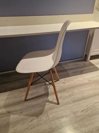 Silla Nórdica Blanca y Madera