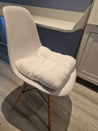 Silla Nórdica Blanca y Madera