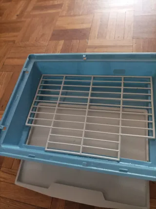 Jaula para mascotas con accesorios