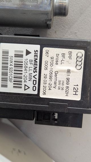 MOTOR ELEVALUNAS DELANTERO DERECHO Audi A4 Avant (8E)(12.2001->)