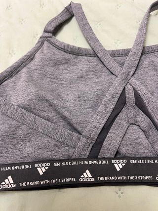 Top Adidas gris y rosa