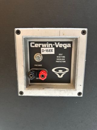 Altavoces Cerwin-Vega D-15EE LEER