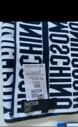 Bufanda Moschino Negra y Azul