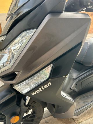 Wottan Storm 125 Scooter Negra/Gris