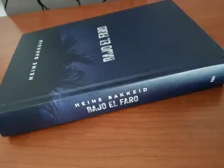 Bajo el faro