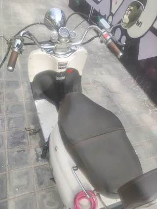 Sumco Luna 125 Scooter Blanca