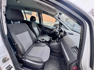 644114491 Opel Zafira 2011 7 plazas 140.000KM