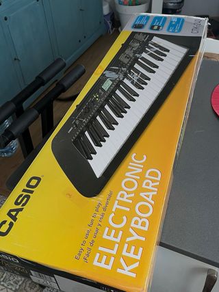 Teclado Casio CTK-240 con caballete