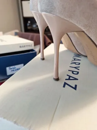 Zapatos de salón Marypaz beige talla 39
