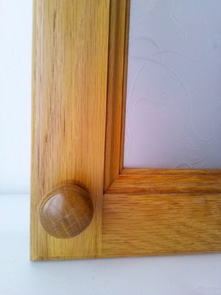 Puerta de vitrina de madera de roble