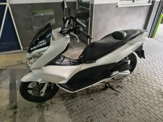 PCX 125 - Muy cuidada acepto moto con marchas