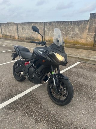 Kawasaki Versys 650 Negra