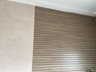 Azulejo de cerámica color gris claro. Vendo 4 de 8