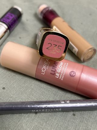 Lote de maquillaje L'Oréal y Maybelline