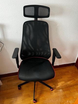 Silla Gaming/Escritorio Negra con Detalles Rojos