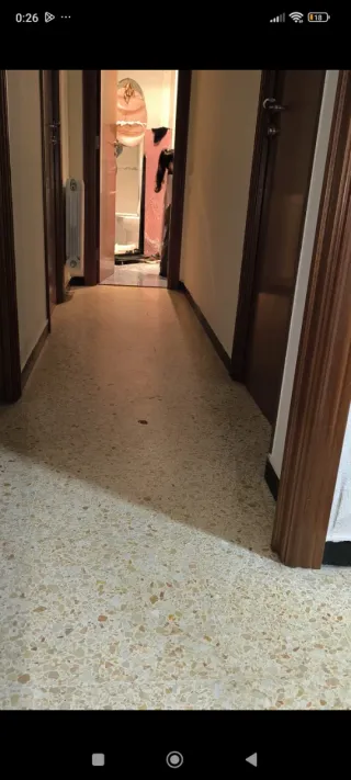 Se alquila habitación personas que trabajen