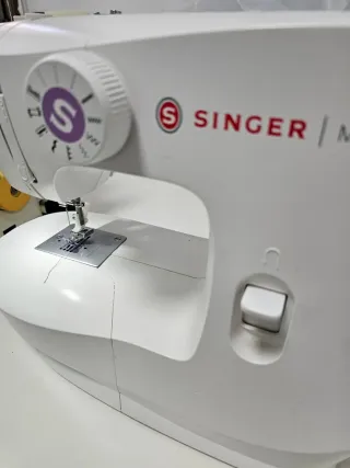 Máquina de coser Singer M1605