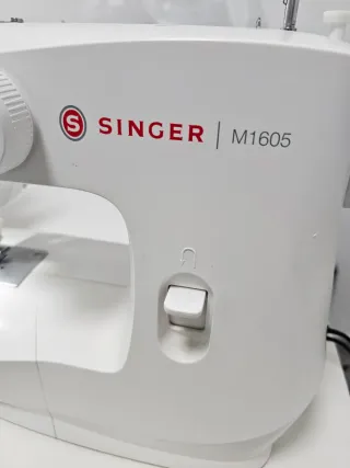 Máquina de coser Singer M1605