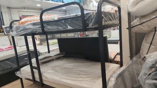Litera estructura metálica negra