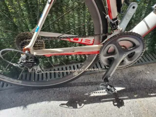 Bicicleta de carretera CUBE