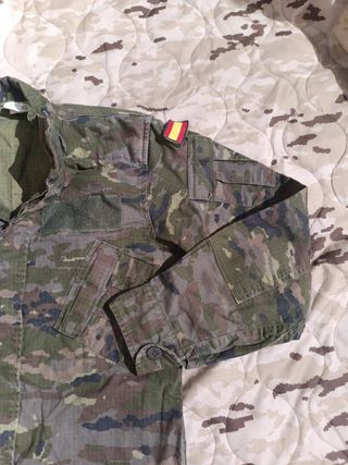 Lote uniformes boscosos usados