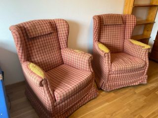 2 Sillones Orejeros Tela Rojo y Amarillo