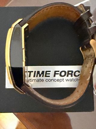 Reloj Time Force Dorado y Marrón