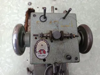Máquina de coser  industrial