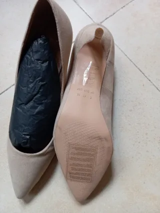 Zapatos de salón beige Primark talla 41