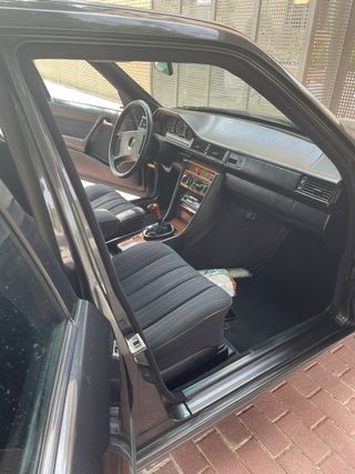 coche mercedes 300E W124 historico